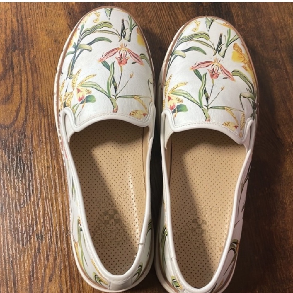 Vince Camuto Remmeya